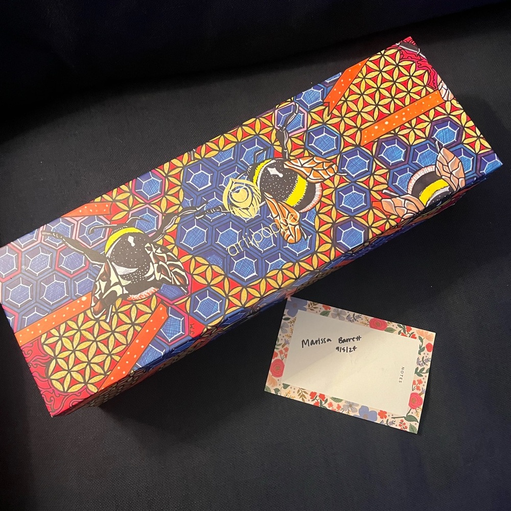 Artipoppe bee box 🐝